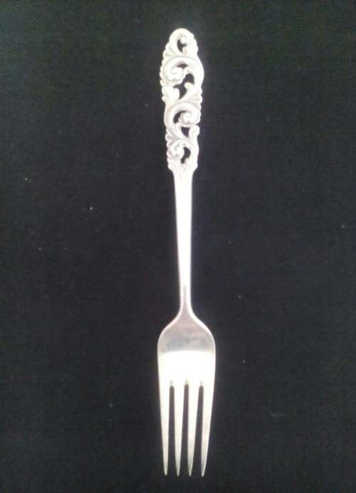 Solid Norwegian silver dinner fork . Maker:Brodrene Mylius. Weighs 31gr.Can combine postage.