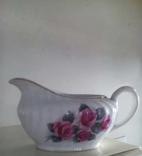 C 1950 Royal Wessex Alicia sauce boat