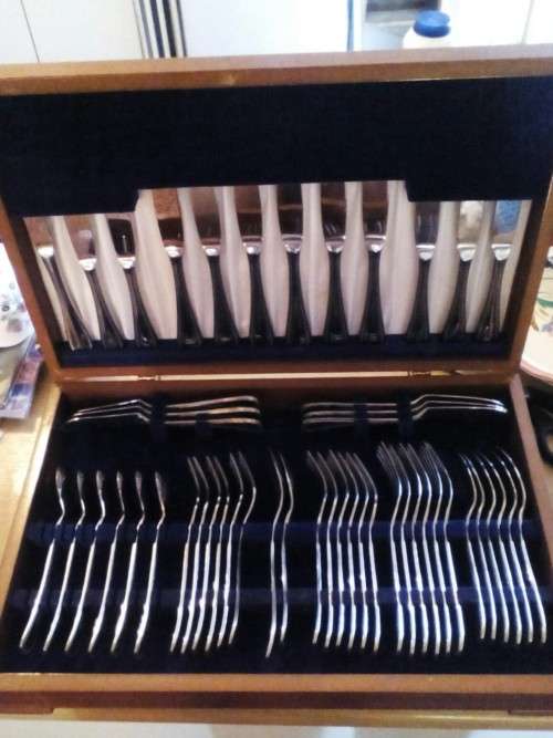Top quality 18-8 stainless steel 50piece cutlery set in fitted wooden box. Price reduced!!