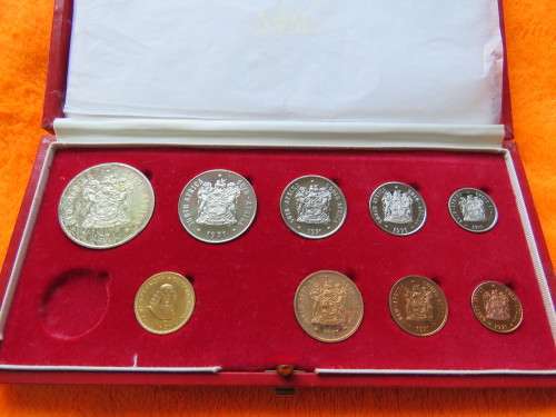 1971 LONG PARTIAL PROOF SET WITH GOLD R1 & HALF CENT