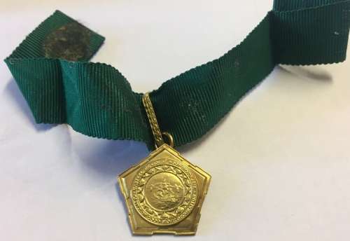 MINIATURE SADF CASTLE OF GOOD HOPE DECORATION-18ct GOLD S.A. MINT HALLMARKS