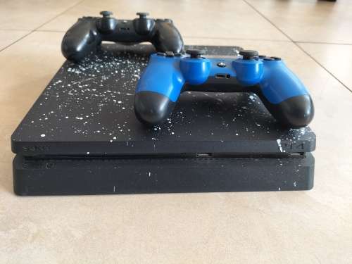 PS4 Slim (500 GB )