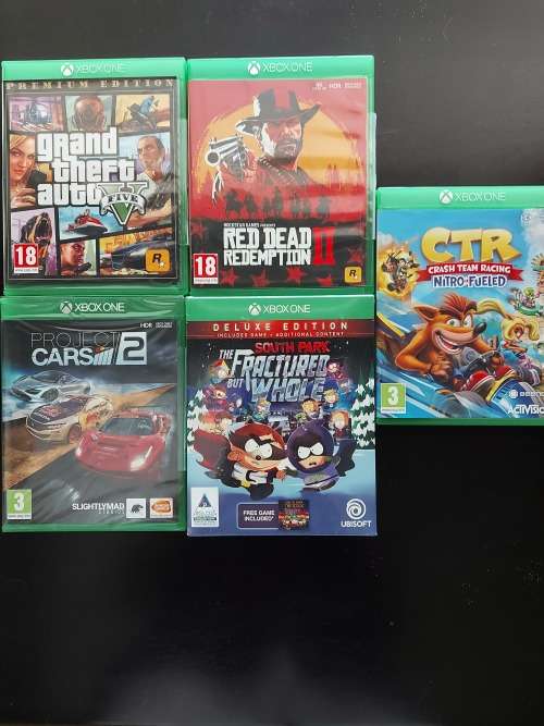 Microsoft Xbox One X - Special Gears of War Edition (including extra games)