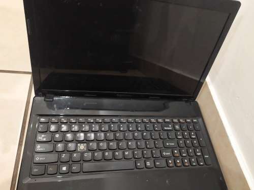 Lenovo G580 (Intel Celeron 3rd gen 1.4GHz, 2GB RAM,250GB HDD) incl. Charger  **Use for spare parts**