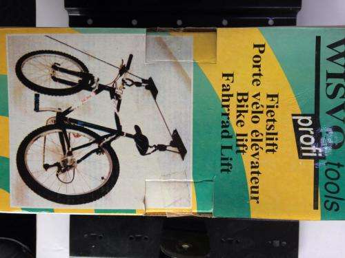 BICYCLE HOIST / LIFT -SAFE, EASY STORAGE  - CEILING MOUNTED ,SPACE SAVER. NEW PRICE R 590