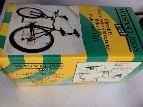 BICYCLE HOIST / LIFT -SAFE, EASY STORAGE  - CEILING MOUNTED ,SPACE SAVER. NEW PRICE R 590