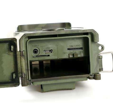 TRAIL CAMERA - GET NOTIFIED ON YOUR CELLPHONE / EARLY WARNING /ALL PICTURES SAVED ! LIMITED STOCK !!