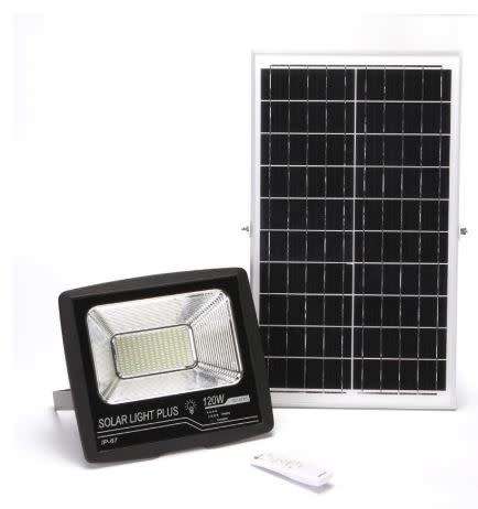 100W SOLAR FLOOD LIGHT ...SUPER BRIGHT..EASY INSTALLATION..WITH REMOTE