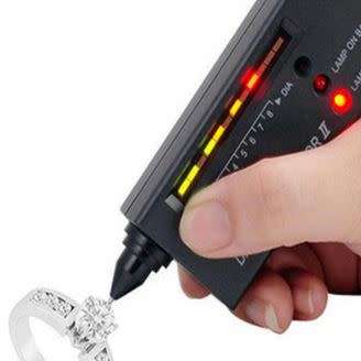 DIAMOND TESTER...DO YOU WANT TO KNOW IF YOUR DIAMOND IS REAL OR FAKE ??