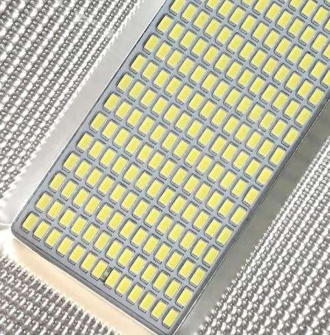 180W SOLAR LIGHTING KIT...COMPLETE WITH MOUNTING BRACKET...