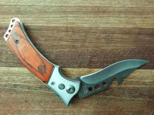 NEW STAINLESS STEEL FOLDING KNIFE WITH POUCH-210 MM WHEN OPENED-100 MM BLADE-SAFETY LATCH !