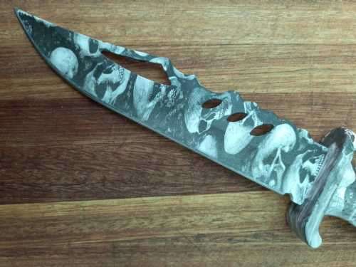 NEW STAINLESS STEEL SKULL DAGGER/HUNTING KNIFE & POUCH-300mm TOTAL LENDTH-170mm BLADE-ONLY  2 LEFT