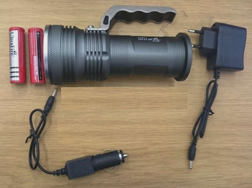WATERPROOF LED RECHARGABLE METAL TORCH - 800 LUMENS - 2 X 18650 4800mAh BATTERIES INCLUDED