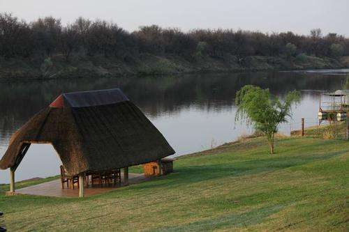 Self Catering 4 Bedroom House on Vaal River for Weekend 06th -08th February 2015