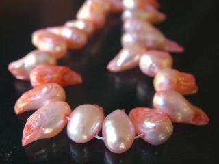 Baby pink pearls 7-8 mm, baroque with small wings