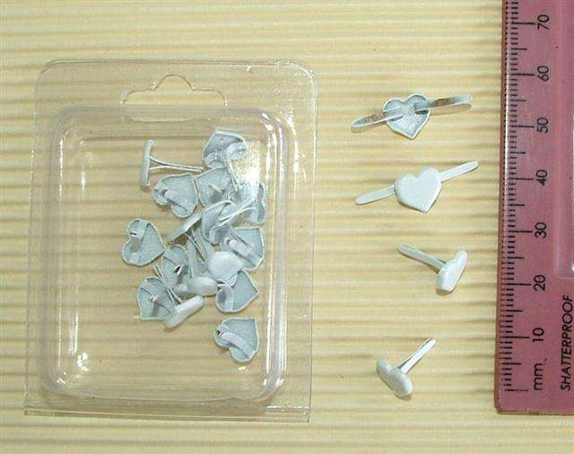 Brad Pins, White Hearts. Quantity: 20