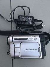 Sony CCD-TRV238 Handycam Hi8 Camcorder Includes Charger and Camera Bag
