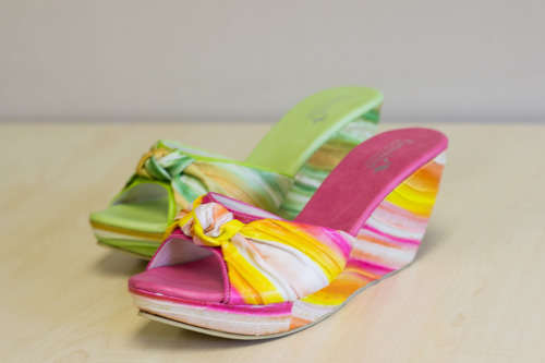 Crazy Low price - Farashaat Boutique upto 90% off.