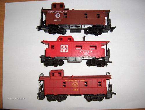 HO Cabooses - Lot of 3