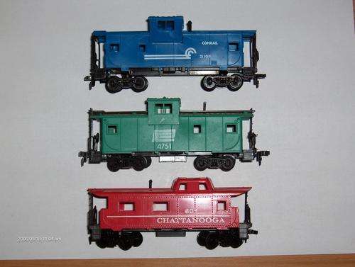 HO - Lot of 3 Cabooses