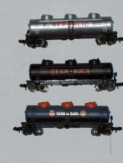 N - Lot of 3 three domed tankers