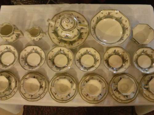 ROYAL DOULTON (MANDARIN) 30 PIECE FINE PORCELAIN SET, VALUE+- R22000