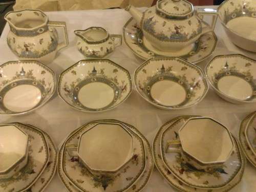 ROYAL DOULTON (MANDARIN) 30 PIECE FINE PORCELAIN SET, VALUE+- R22000