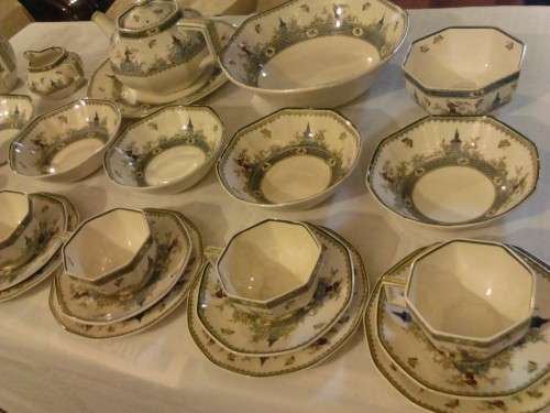 ROYAL DOULTON (MANDARIN) 30 PIECE FINE PORCELAIN SET, VALUE+- R22000