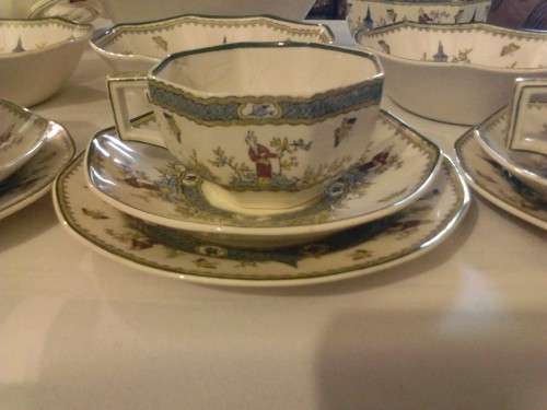 ROYAL DOULTON (MANDARIN) 30 PIECE FINE PORCELAIN SET, VALUE+- R22000