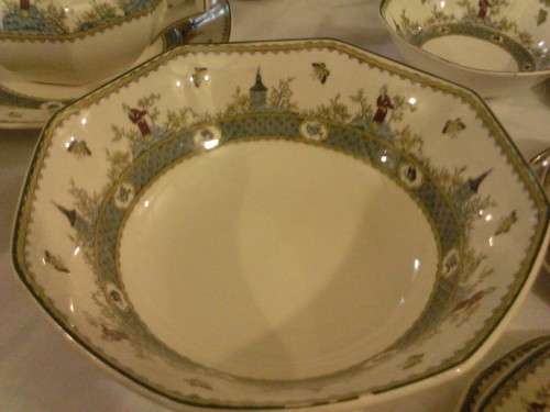 ROYAL DOULTON (MANDARIN) 30 PIECE FINE PORCELAIN SET, VALUE+- R22000