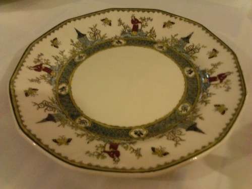 ROYAL DOULTON (MANDARIN) 30 PIECE FINE PORCELAIN SET, VALUE+- R22000