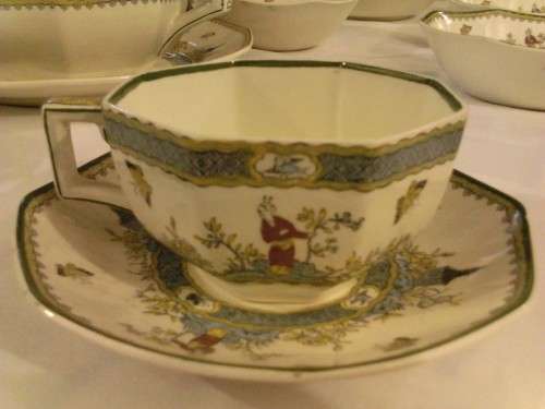 ROYAL DOULTON (MANDARIN) 30 PIECE FINE PORCELAIN SET, VALUE+- R22000