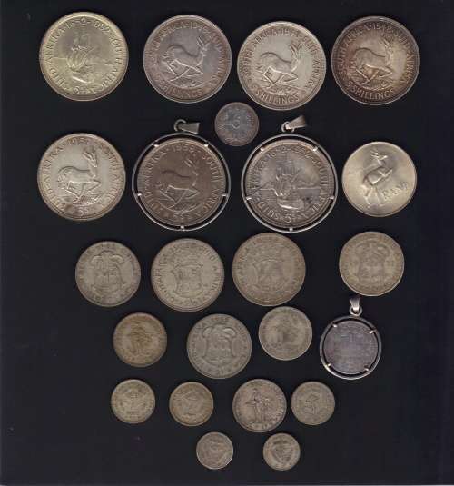 NICE LOT OF ZAR & UNION COINS, SOME UNCIRCULATED, TOTAL OF 321.5 g, SEE DISCRIPTION.