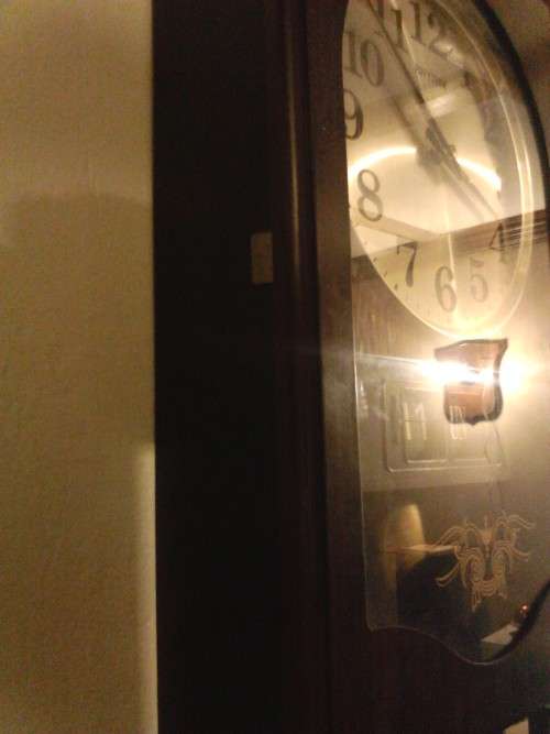 BEAUTIFUL RHYTHM DATE & TIME WALL CLOCK IN PERFECT WORKING CONDITION, PLEASE SEE BELOW.