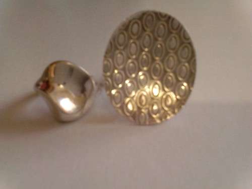 NICE SOLID MODERN STERLING SILVER RINGS IN VERY GOOD CONDITION, WEIGH 14.7g - SEE BELOW.