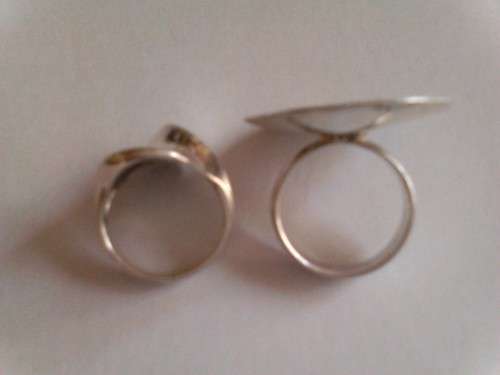 NICE SOLID MODERN STERLING SILVER RINGS IN VERY GOOD CONDITION, WEIGH 14.7g - SEE BELOW.