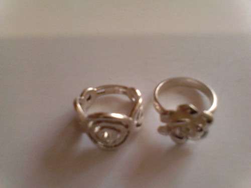 2 x NICE SOLID SERLING SILVER MODERN RINGS- IN VERY GOOD CONDITION, WEIGH 10.2g - SEE BELOW.