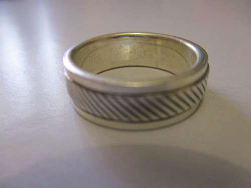 BEAUTIFUL 925. SILVER 8mm STRESS BAND IN VERY GOOD CONDITION, WEIGH 8.6g - SEE BELOW.