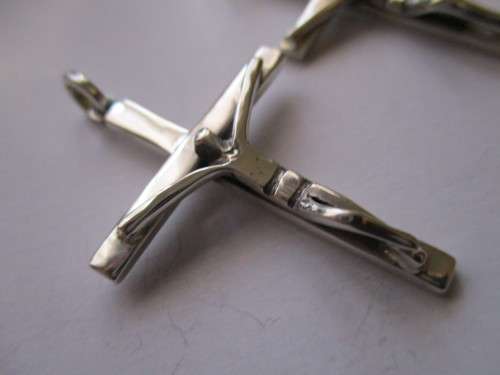 1 x NEW STERLING SILVER CRUCIFIX  -TOTAL WEIGHT 6.9g , SEE BELOW.