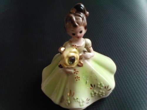 SCARCE VINTAGE JOSEF ORIGINALS- PORCELAIN FIGURINE (JAPAN) 1950's - WITH 1 x GREEN STONE -READ BELOW
