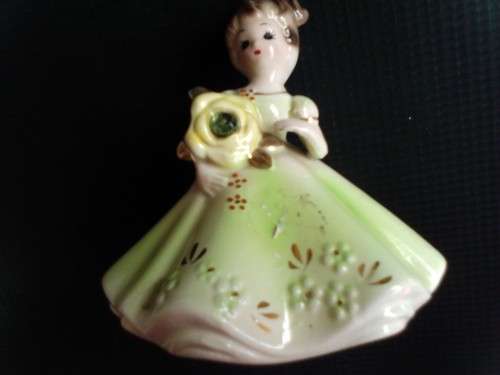 SCARCE VINTAGE JOSEF ORIGINALS- PORCELAIN FIGURINE (JAPAN) 1950's - WITH 1 x GREEN STONE -READ BELOW