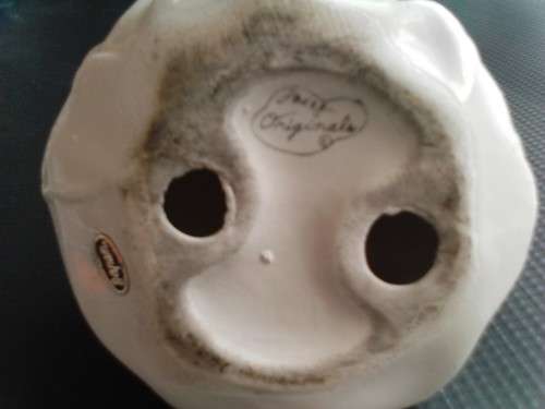 SCARCE VINTAGE JOSEF ORIGINALS- PORCELAIN FIGURINE (JAPAN) 1950's - WITH 1 x GREEN STONE -READ BELOW