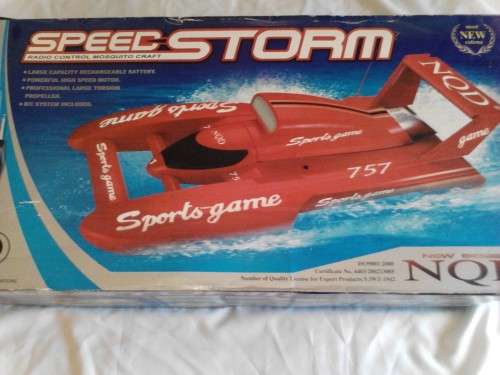LARGE SPEED STORM R/C MOSQUITO CRAFT - VERY GOOD CONDITION - PLEASE READ BELOW AND SEE ALL SCANS.