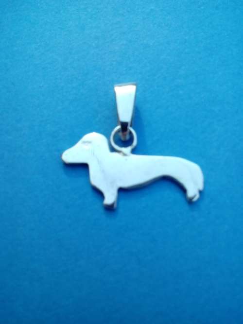BEAUTIFUL DACHSHUND 925. STERLING SILVER PENDANT OR CHARM - PLEASE READ BELOW.