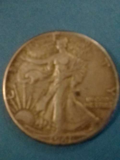 1941 `WALKING LIBERTY HALF DOLLAR` - GOOD CONDITION 12.5g, 90% SILVER - PLEASE READ  BELOW.