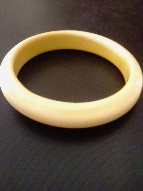 REAL ANTIQUE 16mm IVORY BANGLE - WEIGHT 40g+- ,INSIDE DIAMETER 72mm - PLEASE READ BELOW.