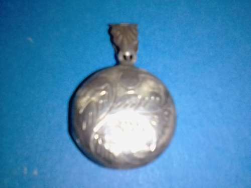 RARE and BEAUTIFUL ANTIQUE SERLING SILVER AND ENAMEL LOCKED - WEIGHT IS 5.5 Grams -PLEASE READ BELOW