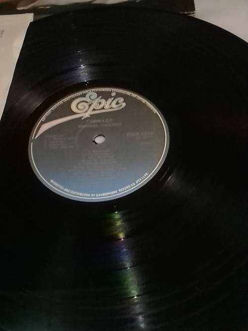 MICHAEL JACKSON (THRILLER) Vinyl in very good condition - SEE AND READ BELOW.