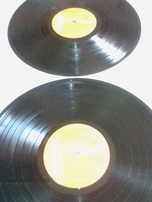 ELVIS PRESLEY DOUBLE ALBUM (THIS IS ELVIS) Vinyl`s in excellent condition - SEE AND READ BELOW.