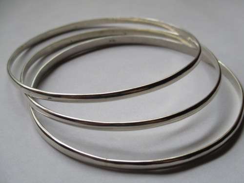 Quality, solid Sterling Silver 925. D-shape 3mm bangle - (3x available).